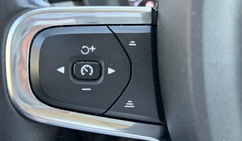 
								Volvo XC40 2021 full									