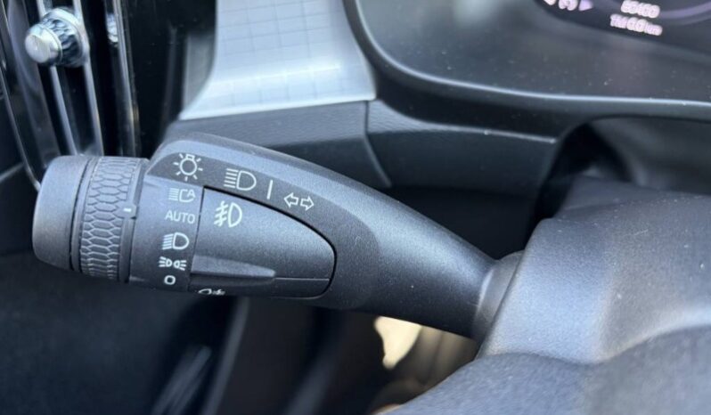 
								Volvo XC40 2021 full									
