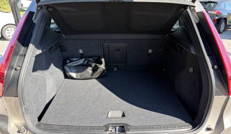 
								Volvo XC40 2021 full									