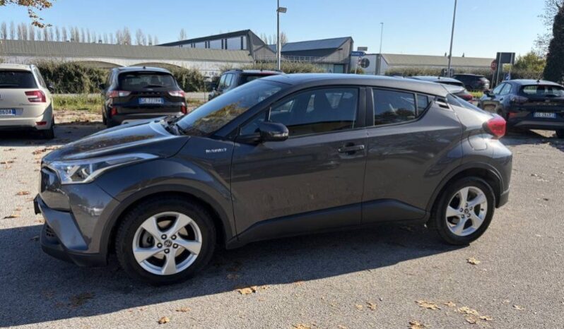 
								Toyota CH-R 2019 full									