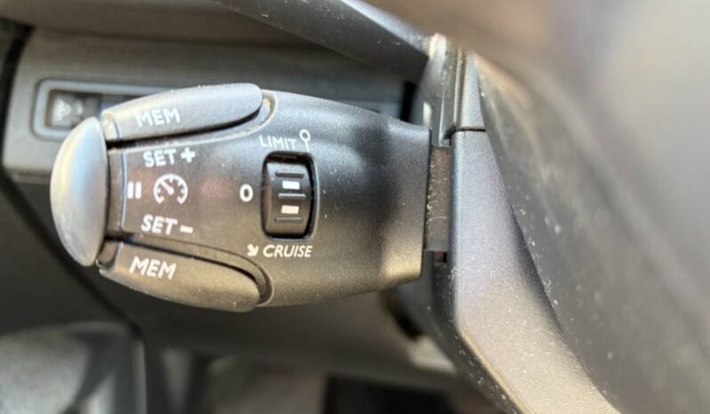 
								Peugeot 3008 2019 full									