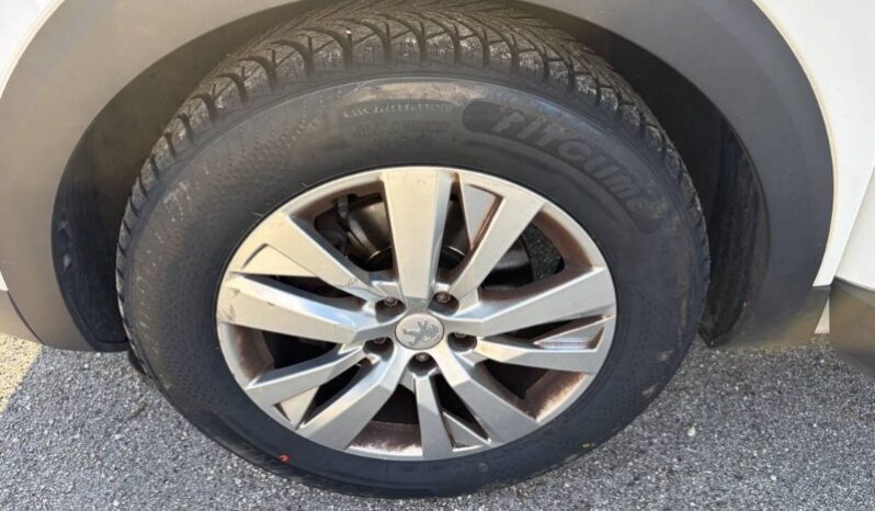 
								Peugeot 3008 2019 full									