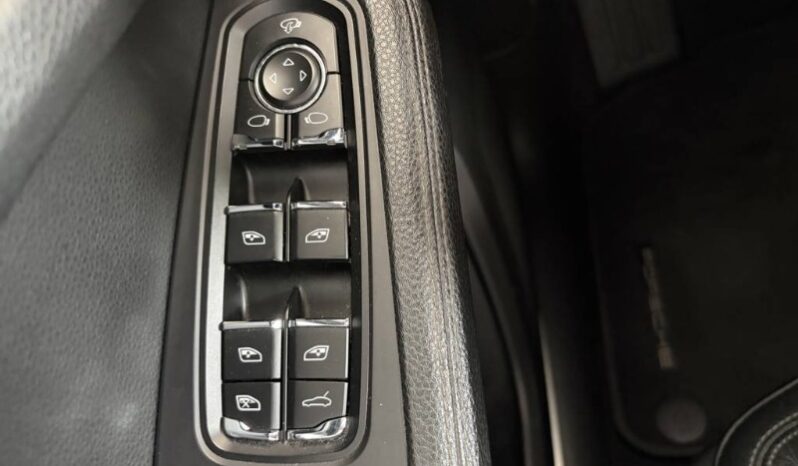 
								Porsche Macan 2017 full									