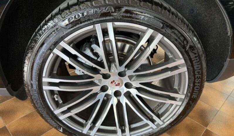 
								Porsche Macan 2017 full									