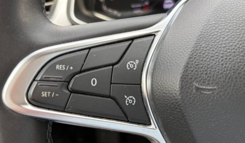 
								Renault Captur 2021 full									