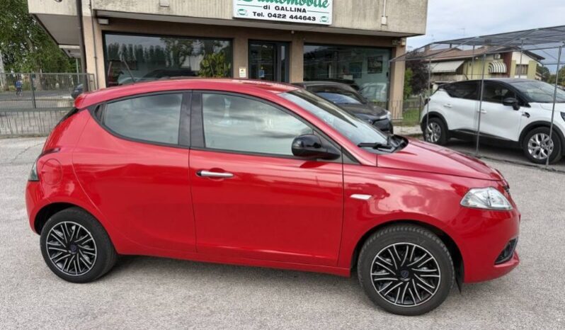 
								Lancia Ypsilon 2020 full									