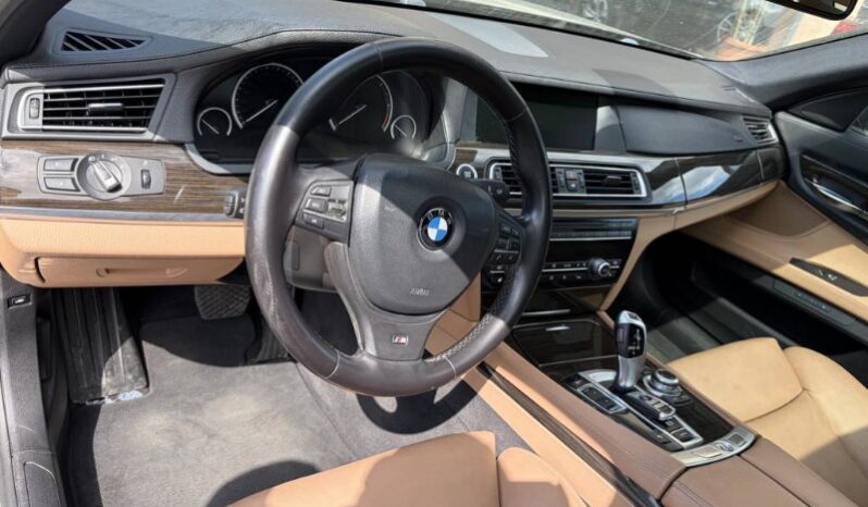
								BMW 730 2012 full									