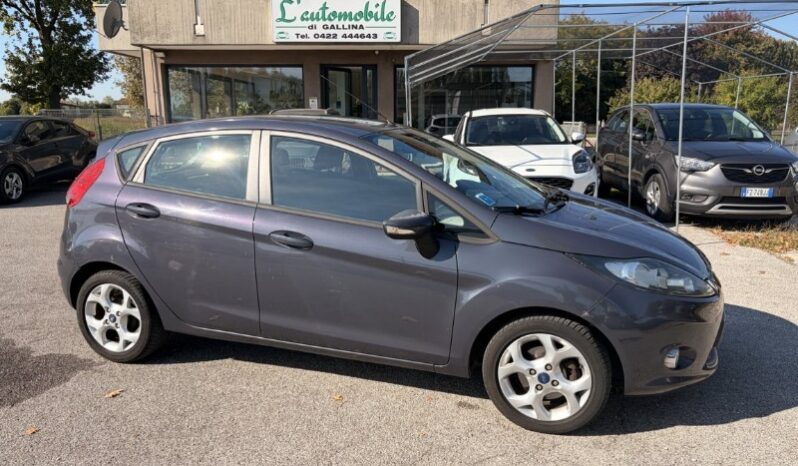 
								Ford Fiesta 2012 full									