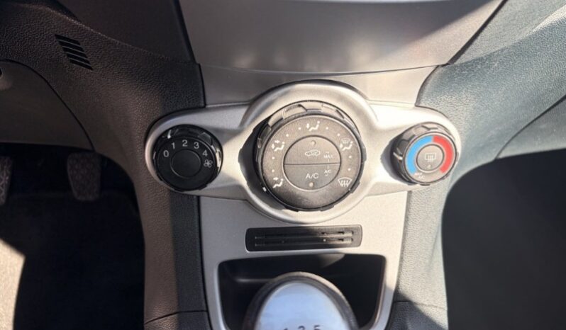 
								Ford Fiesta 2012 full									